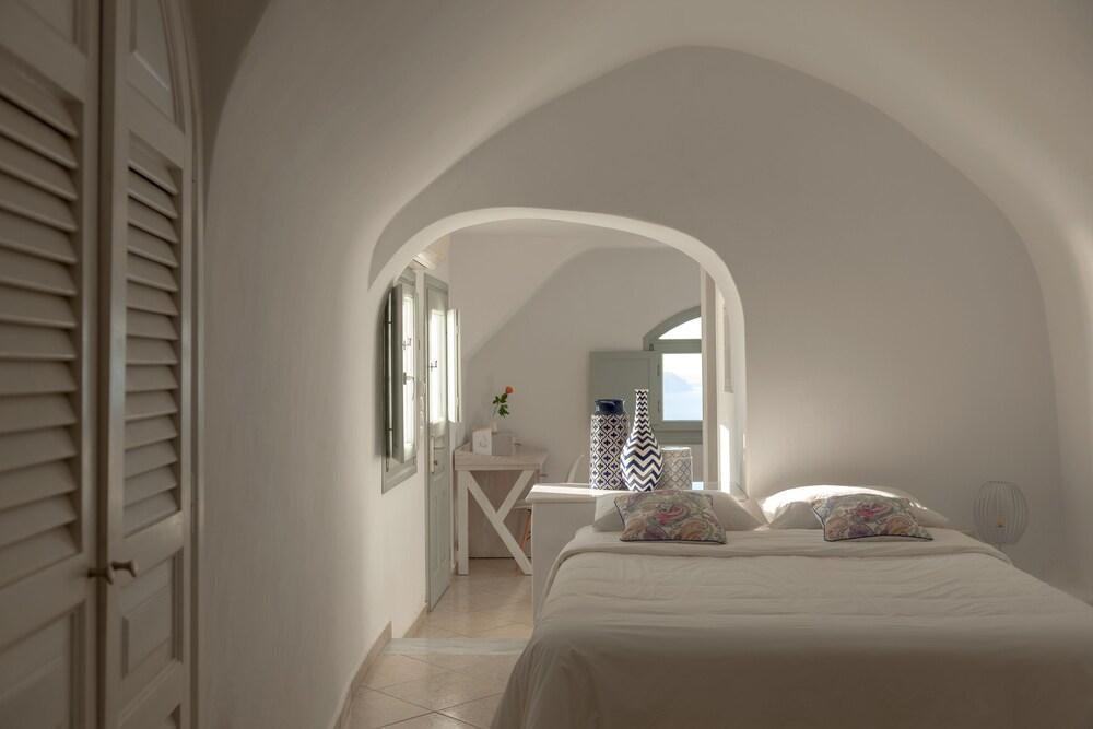 Keti Fira (Santorini)